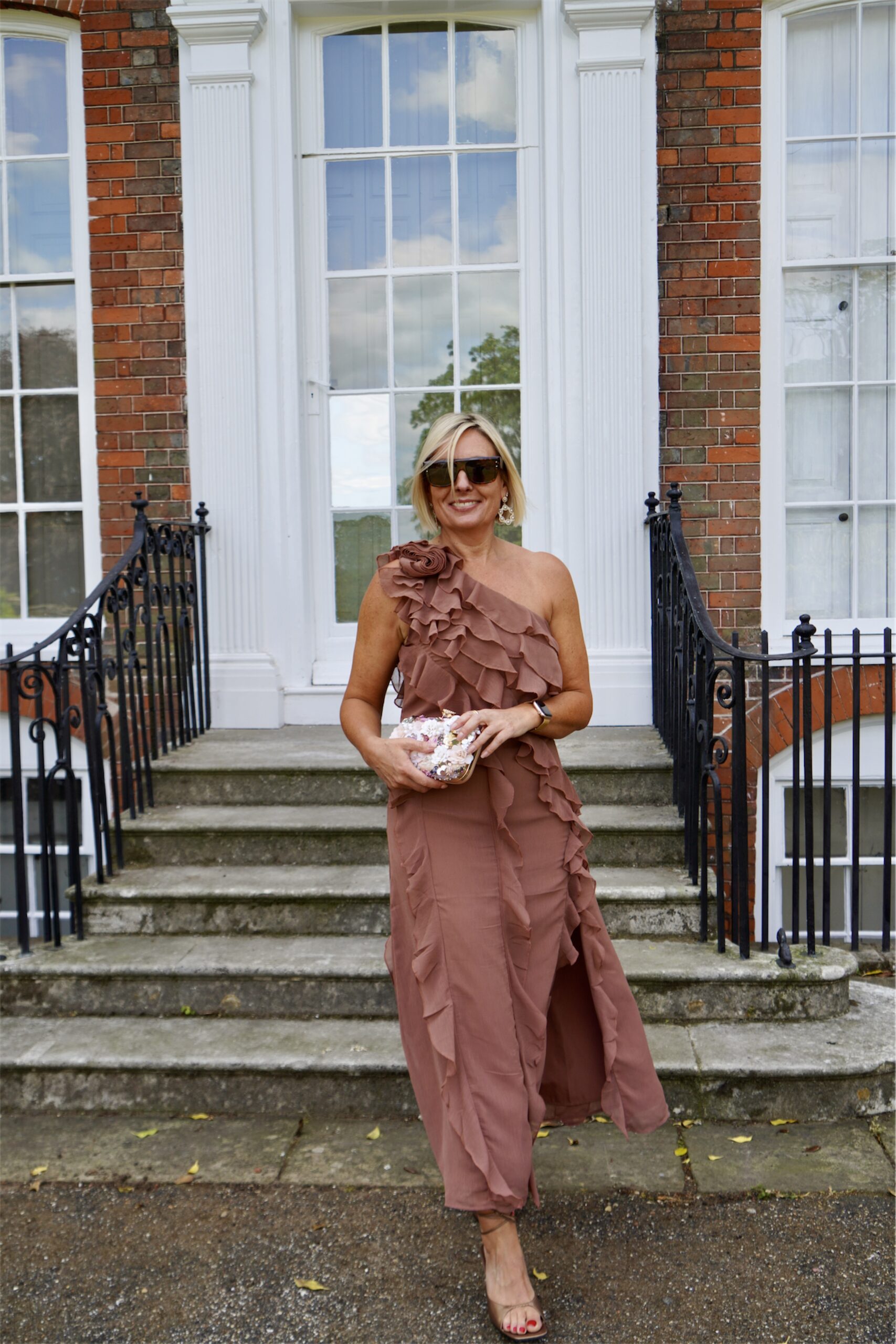 Never underestimate the power of a fabulous outfit 